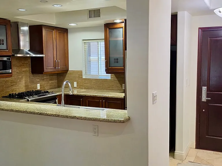 Kitchen bar