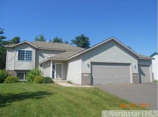 935 Marigold Dr, Cambridge, MN 55008