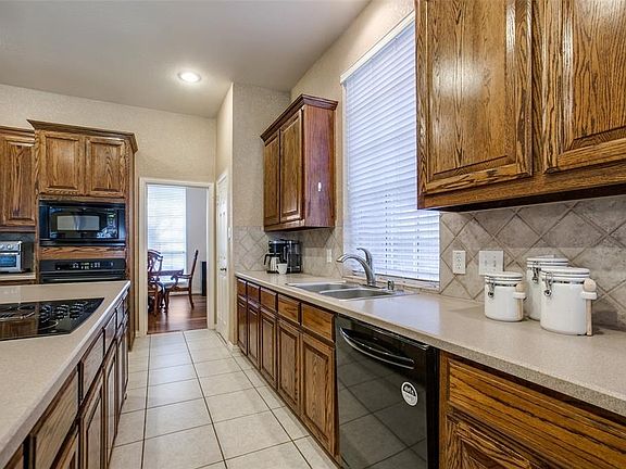 4th image of 6427 Highland Crest Ln