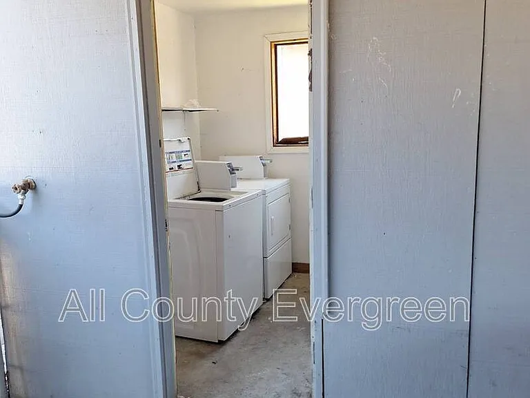 420 23rd St SE #B — Photo 7