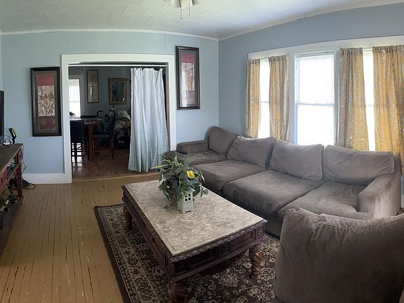 4th image of 1408 Robert St