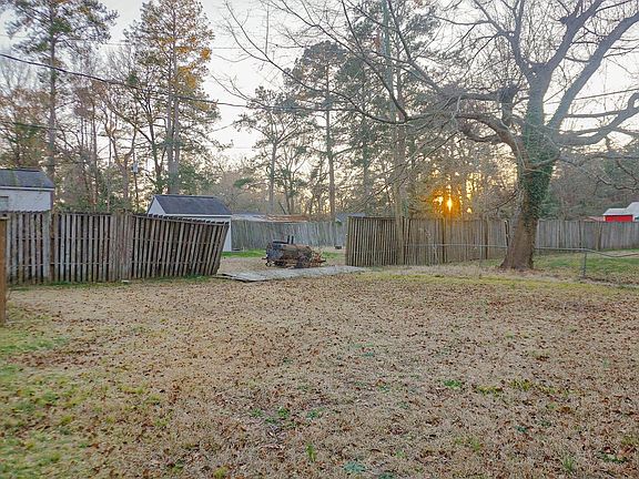 3rd image of 3057 Truman St