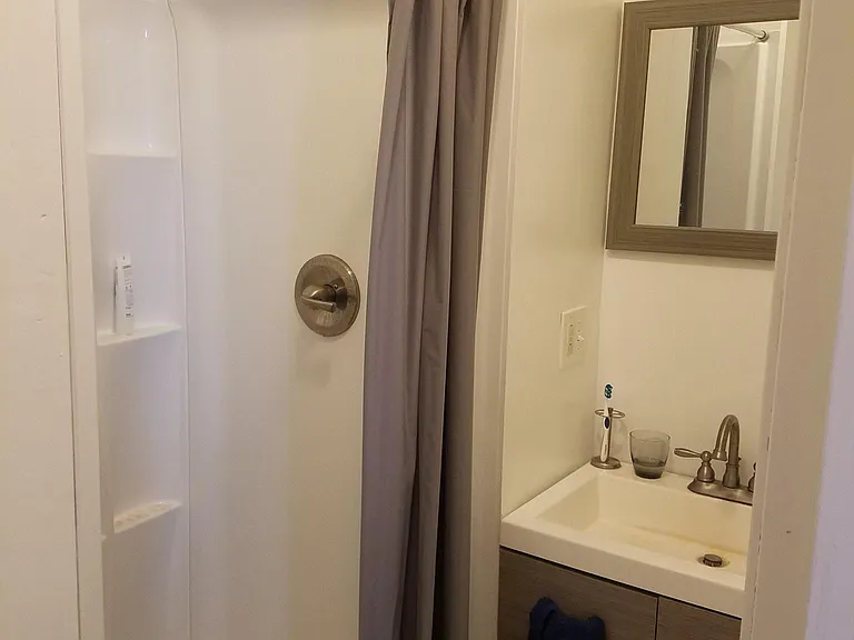 324 S 43rd St #3-1BDR — Photo 9