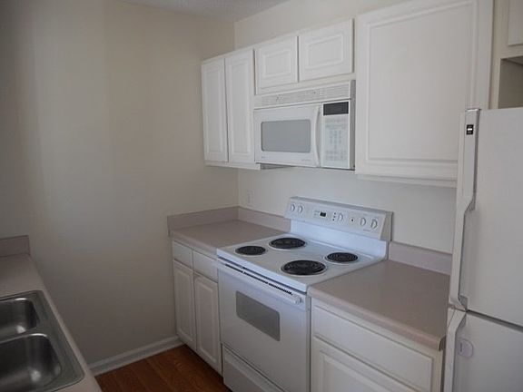 5th image of 2503 B Bluff View Ct