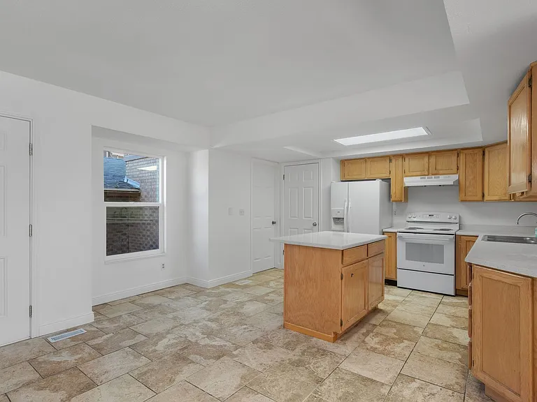 8566-8568 Wasatch Blvd E — Photo 7