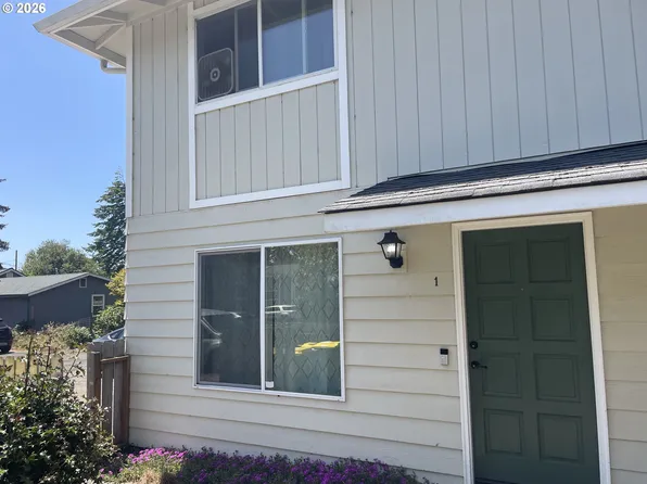 1340 9th St #1, Florence, OR 97439