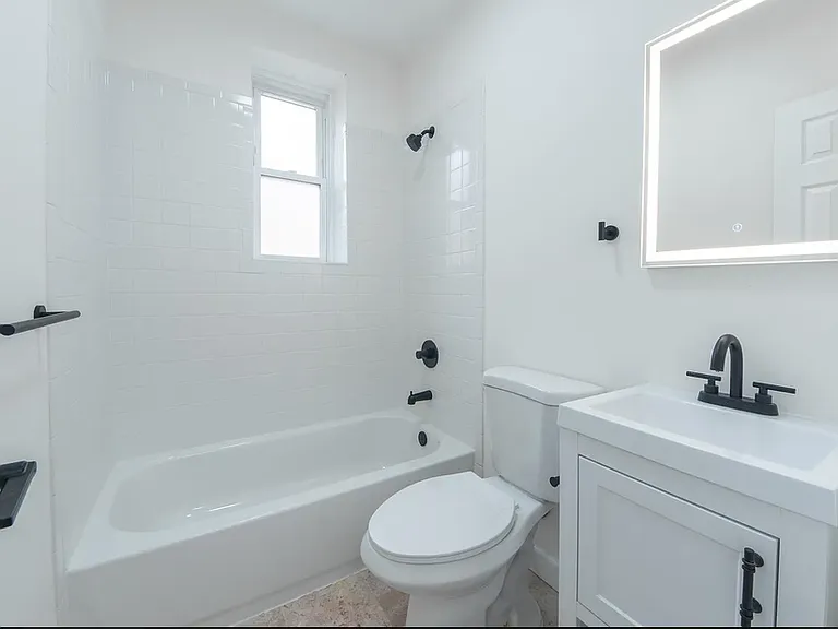 602 W Maple Ave #J1 — Photo 3