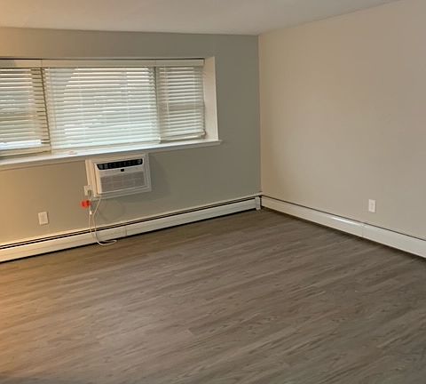 3rd image of 2401 Hoffnagle St APT A107