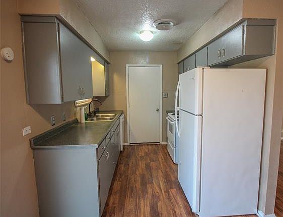 5th image of 1142 N Seaman St