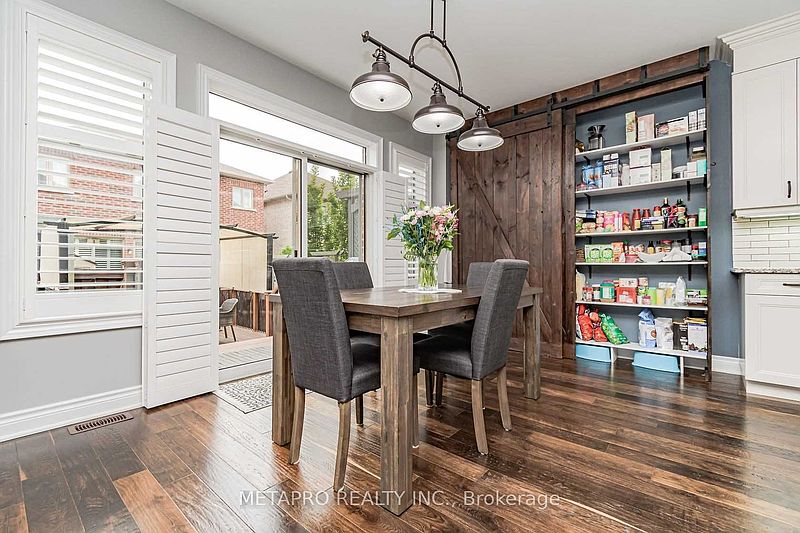 Burlington House for rent - 5 Bedrooms — photo 12