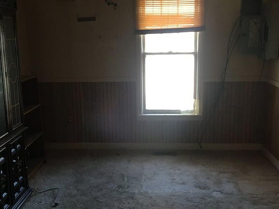 3rd image of 506 E Franklin St