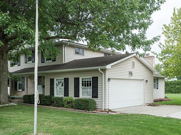 2nd image of 270 Robin Hill Dr
