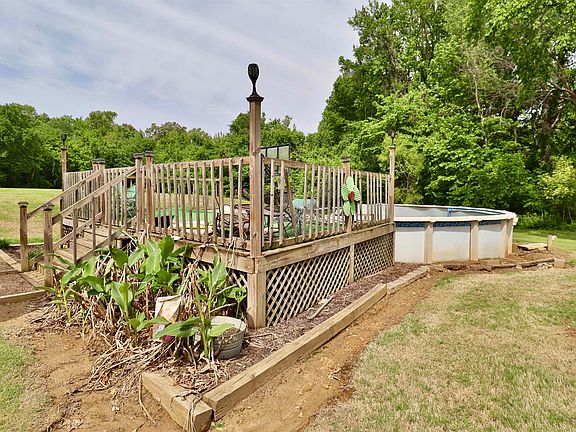 36th image of 367 Junius Lee Rd