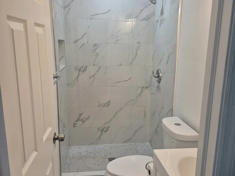 1402 E Bougainvillea Ave — Photo 5