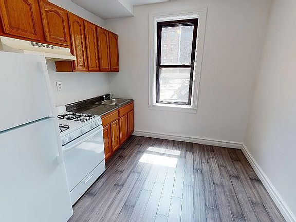 4th image of 9850 67th Ave APT 3J