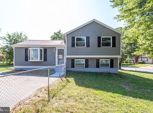 801 Parrot Ct, Landover, MD 20785