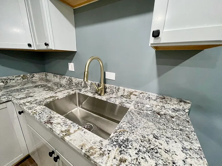713 Warren Rd — Photo 11