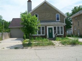314 E Edgewater St, Portage, WI 53901
