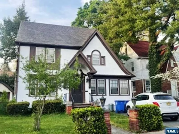 25 Hamilton Pl, Tenafly, NJ 07670