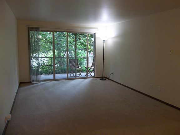 3rd image of 13433 Greenwood Ave N APT 231D