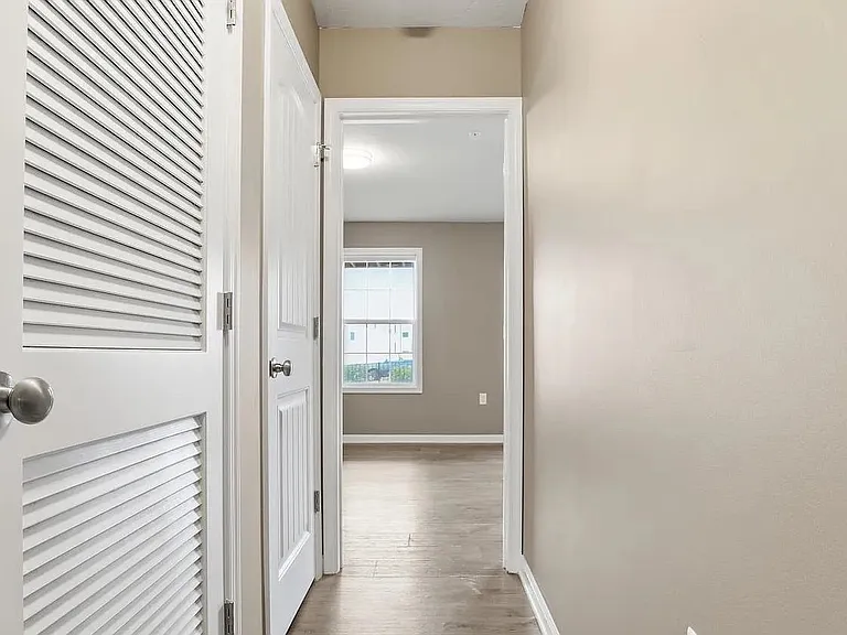 182 Hudson Blvd — Photo 27