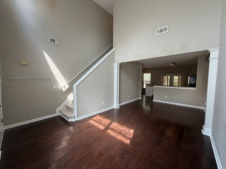 10905 Wittenridge Dr — Photo 3