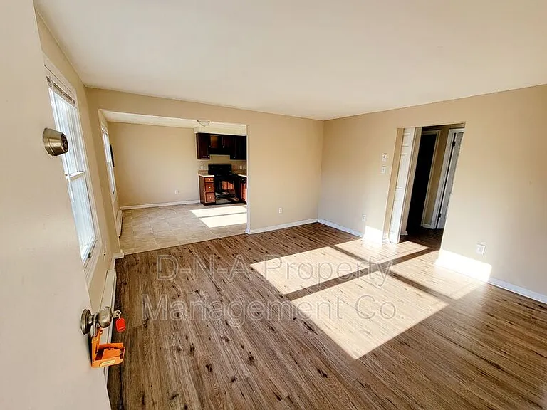 10 Adams St #D3 — Photo 2