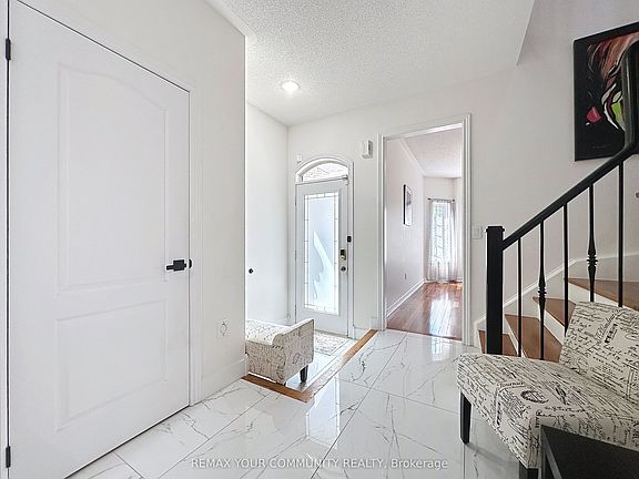 4th image of 15 Bellefontaine Ct