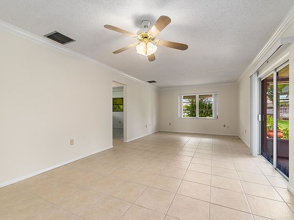 4th image of 459 SE Sunnydale Ln