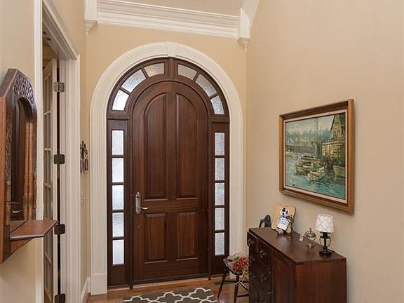 3rd image of 15 Angel Oak Ct
