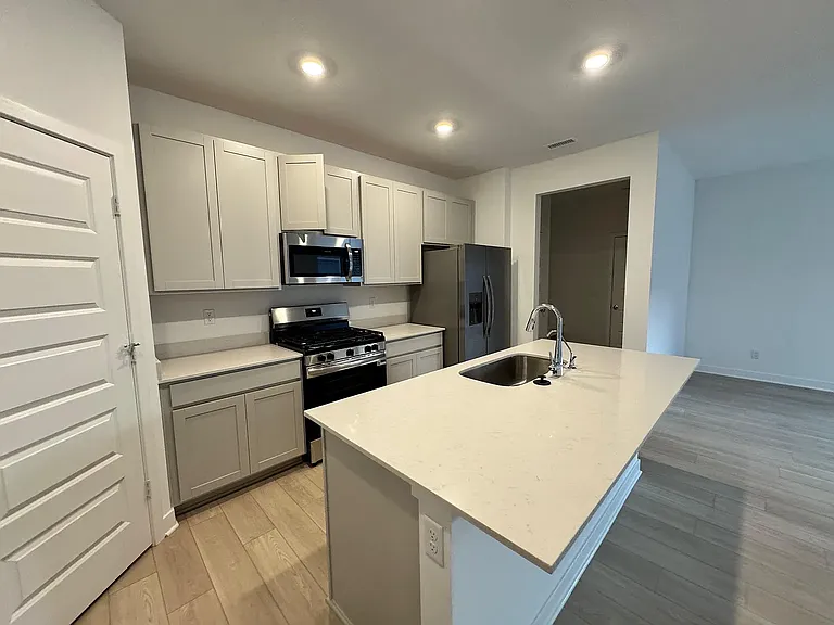422 W Michigan St — Photo 22
