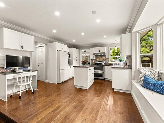 5th image of 6089 185th St