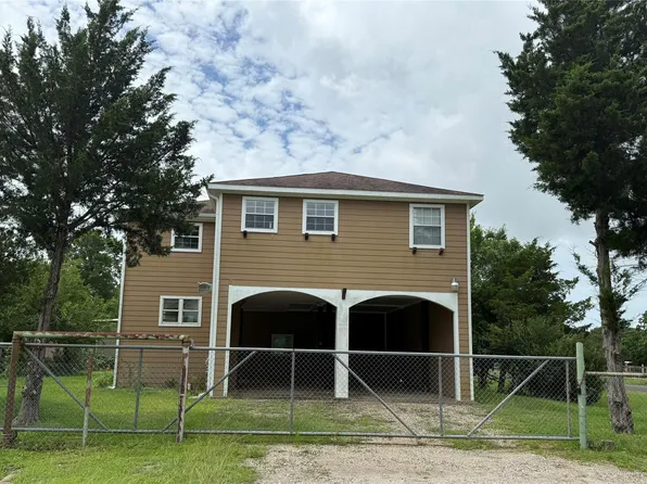 127 Metzwright Dr, Anahuac, TX 77514