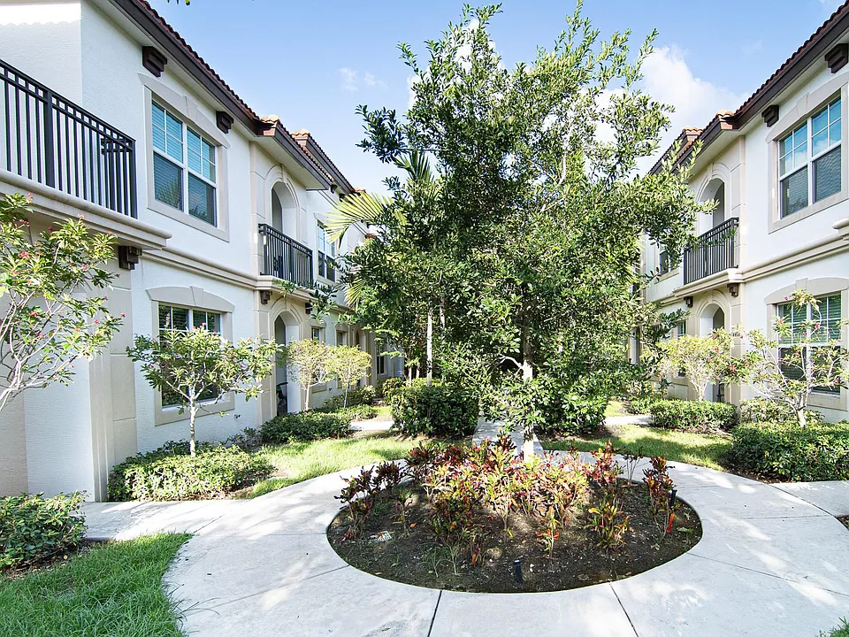 14388 Emerald Place Way #14388