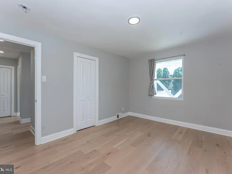75 Reeder Ave — Photo 15