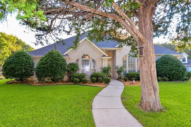 1st image of 3 Woodbridge Ct