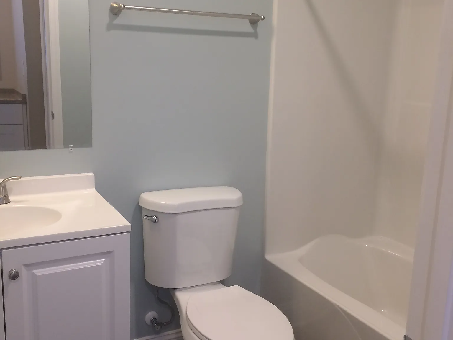 2 bed, 700 sqft, $1,300 — Photo 3