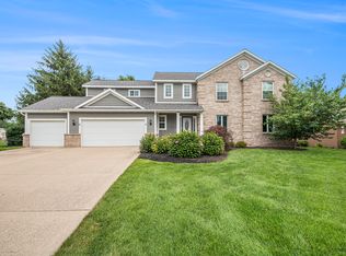 7746 Hidden Lake Dr, Hudsonville, MI 49426