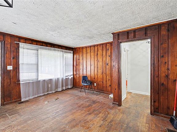 2nd image of 2293 Ewing St SW
