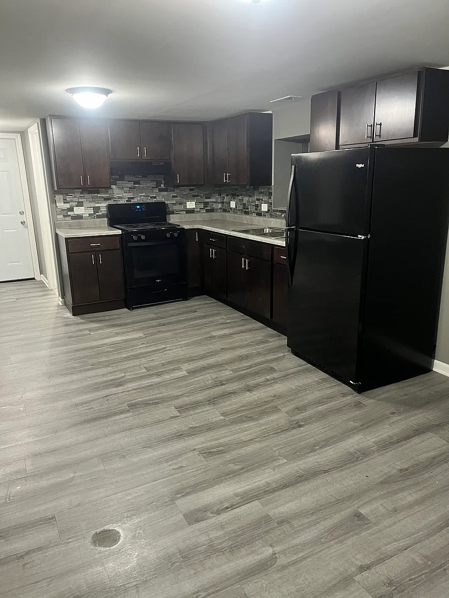 Building Photo - 8347 S Sangamon St #0