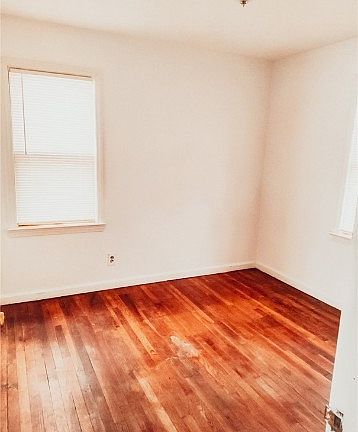 4th image of 26230 Oriole Ave