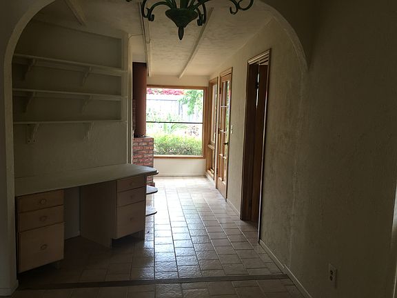 5th image of 1834 Alvarado St
