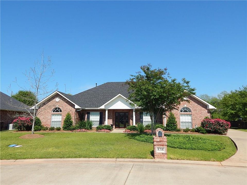 1st image of 838 Whitfield Dr