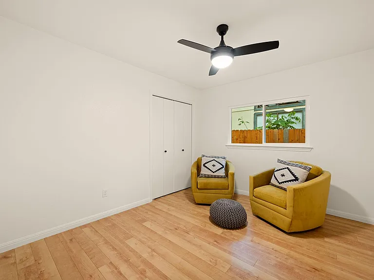 7302 Potters Trl — Photo 15
