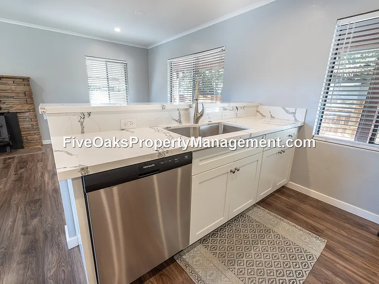 252 Folsom Rd #A — Photo 20