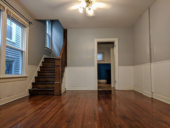 5th image of 225 E Maynard Ave #225