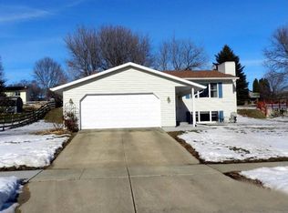 4223 Manor View Dr NW, Rochester, MN 55901