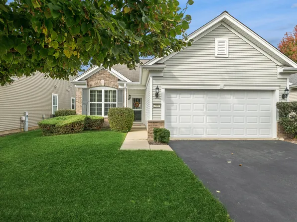 2864 Edgewater Dr, Elgin, IL 60124