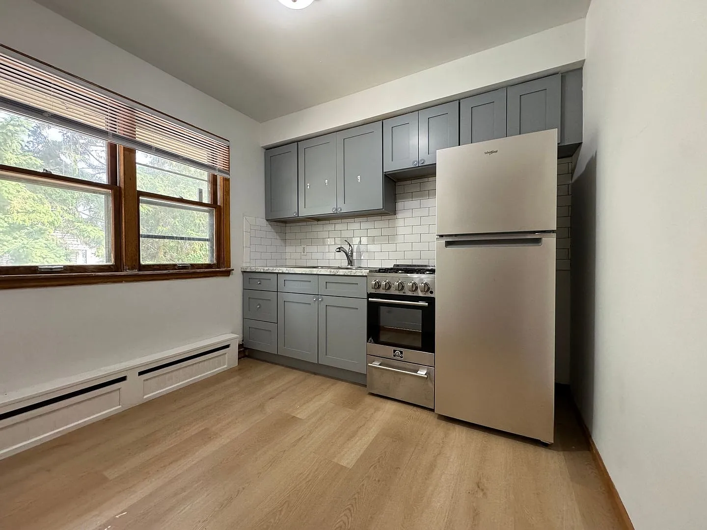 616 Ivy Ave E — Photo 2