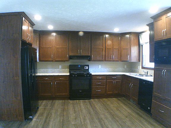 2nd image of 3980 Emerald Park Dr